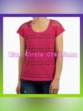 Maurice’s Hot Pink Lace Short Sleeve Round Neck Pullover Top
•Size Medium